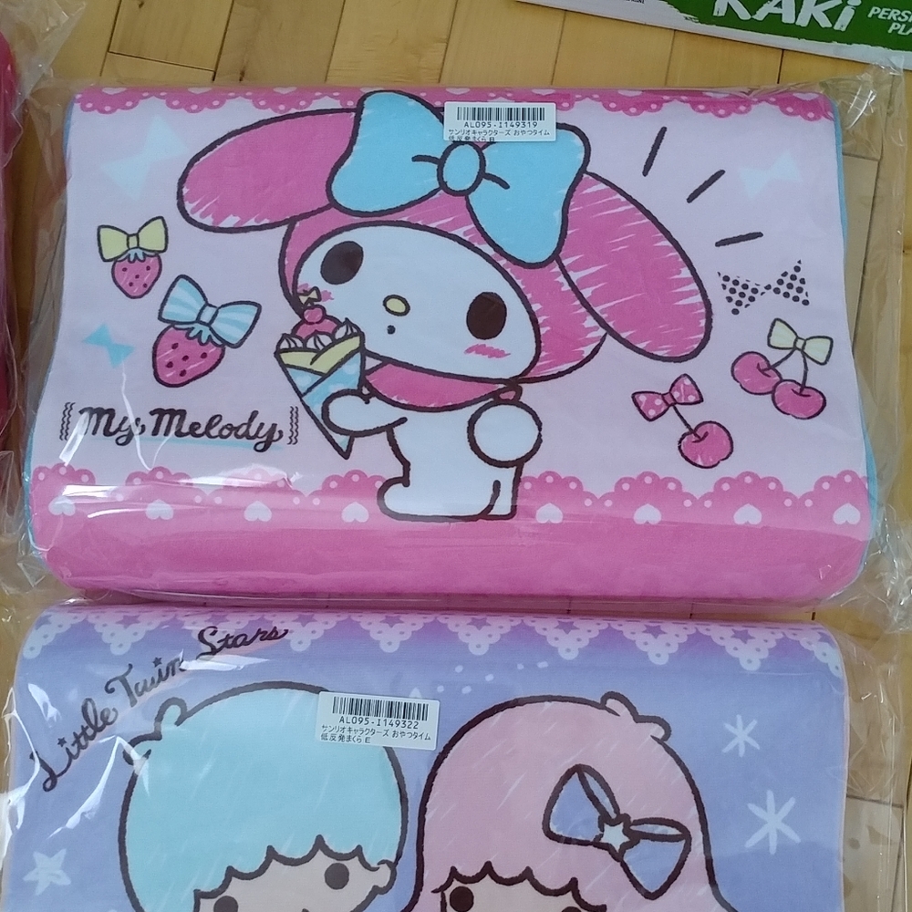 Sanrio My Melody crepe small memory foam pillow (Toreba)